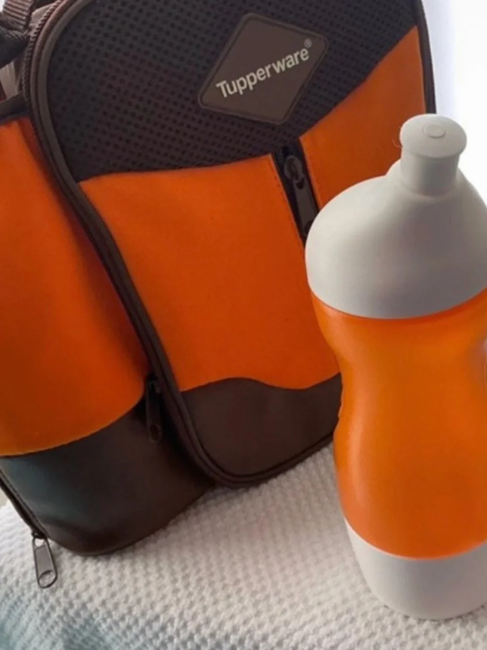 authentic, retro-styled Tupperware Insulated Lunch Bag with Beverage Holder